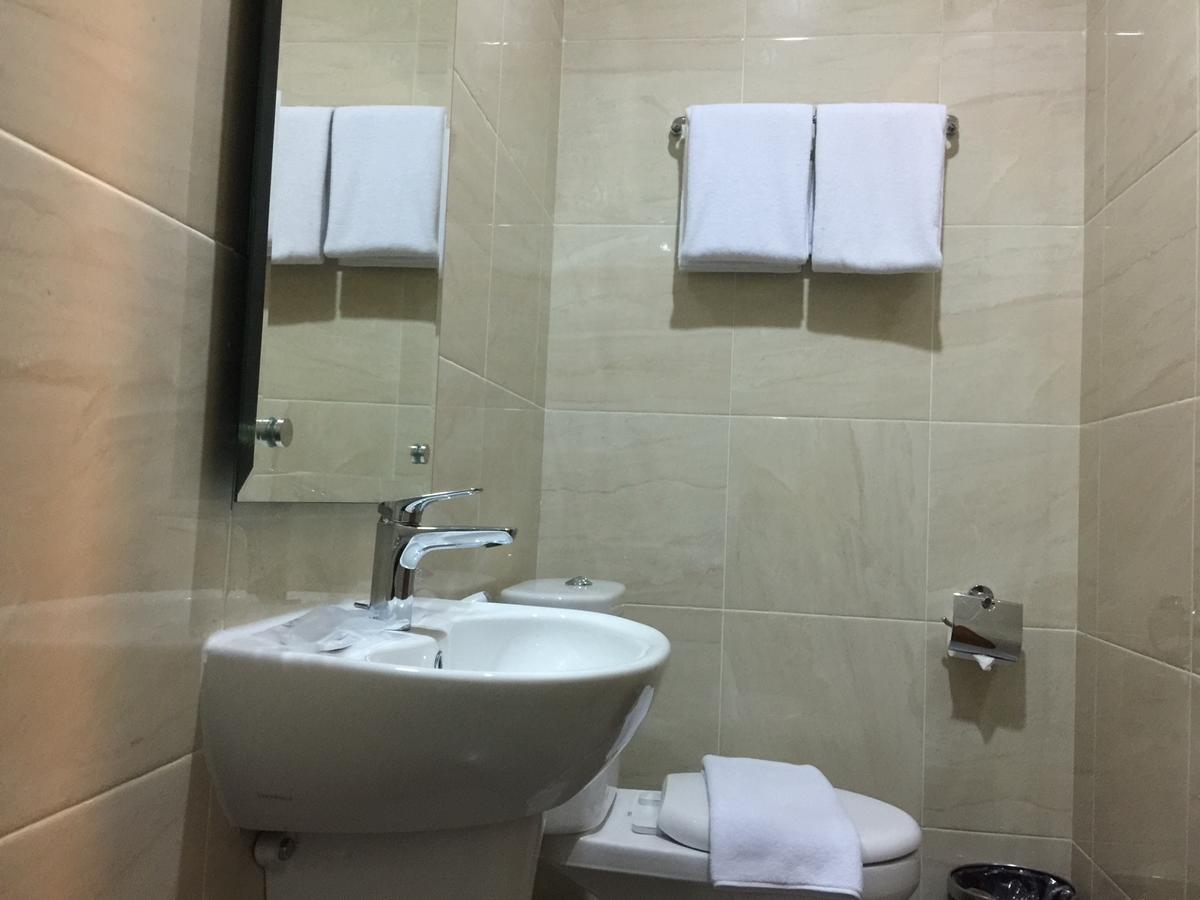ג'קרטה U Stay Hotel Tebet מראה חיצוני תמונה