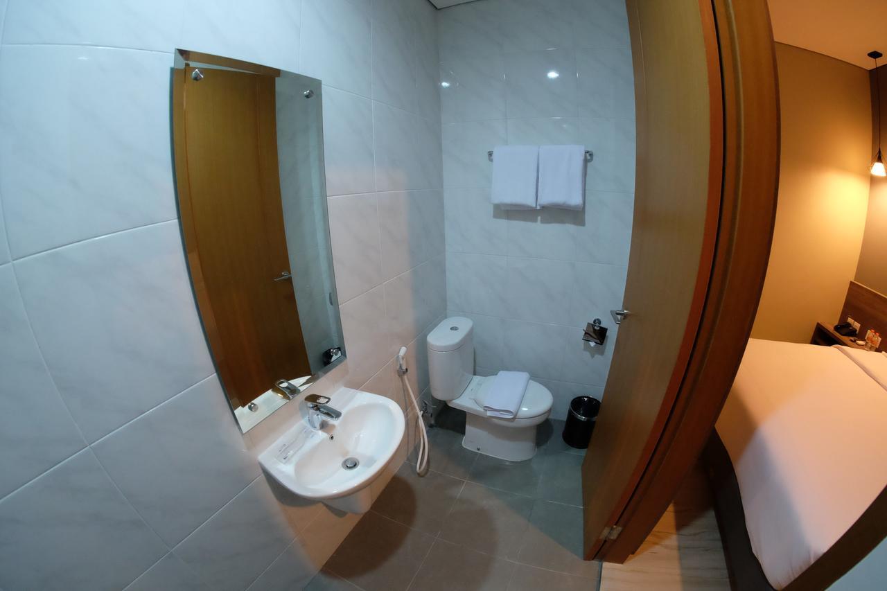 ג'קרטה U Stay Hotel Tebet מראה חיצוני תמונה