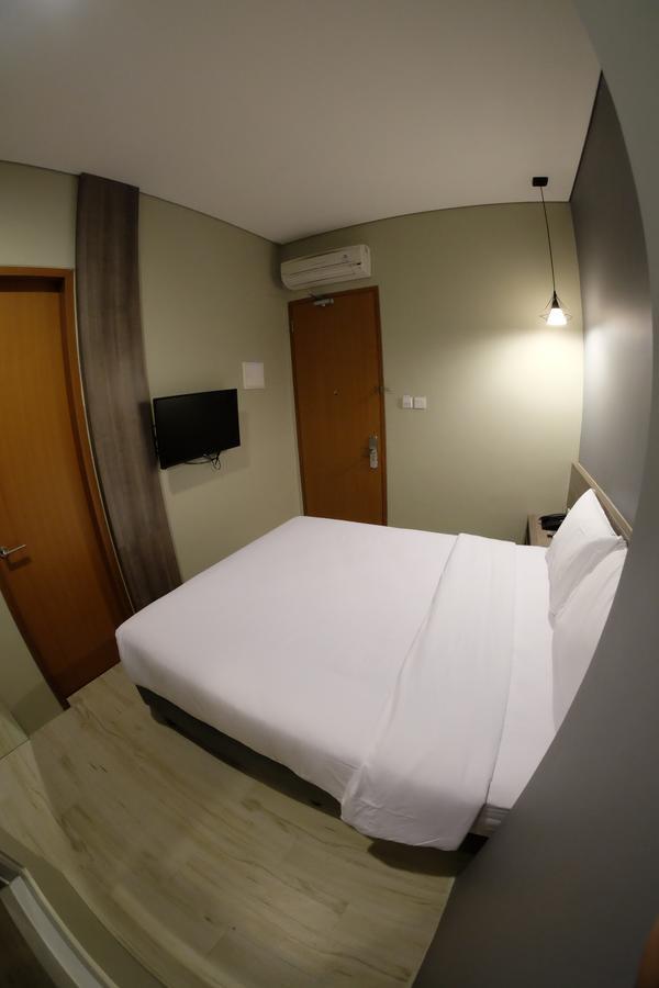 ג'קרטה U Stay Hotel Tebet מראה חיצוני תמונה