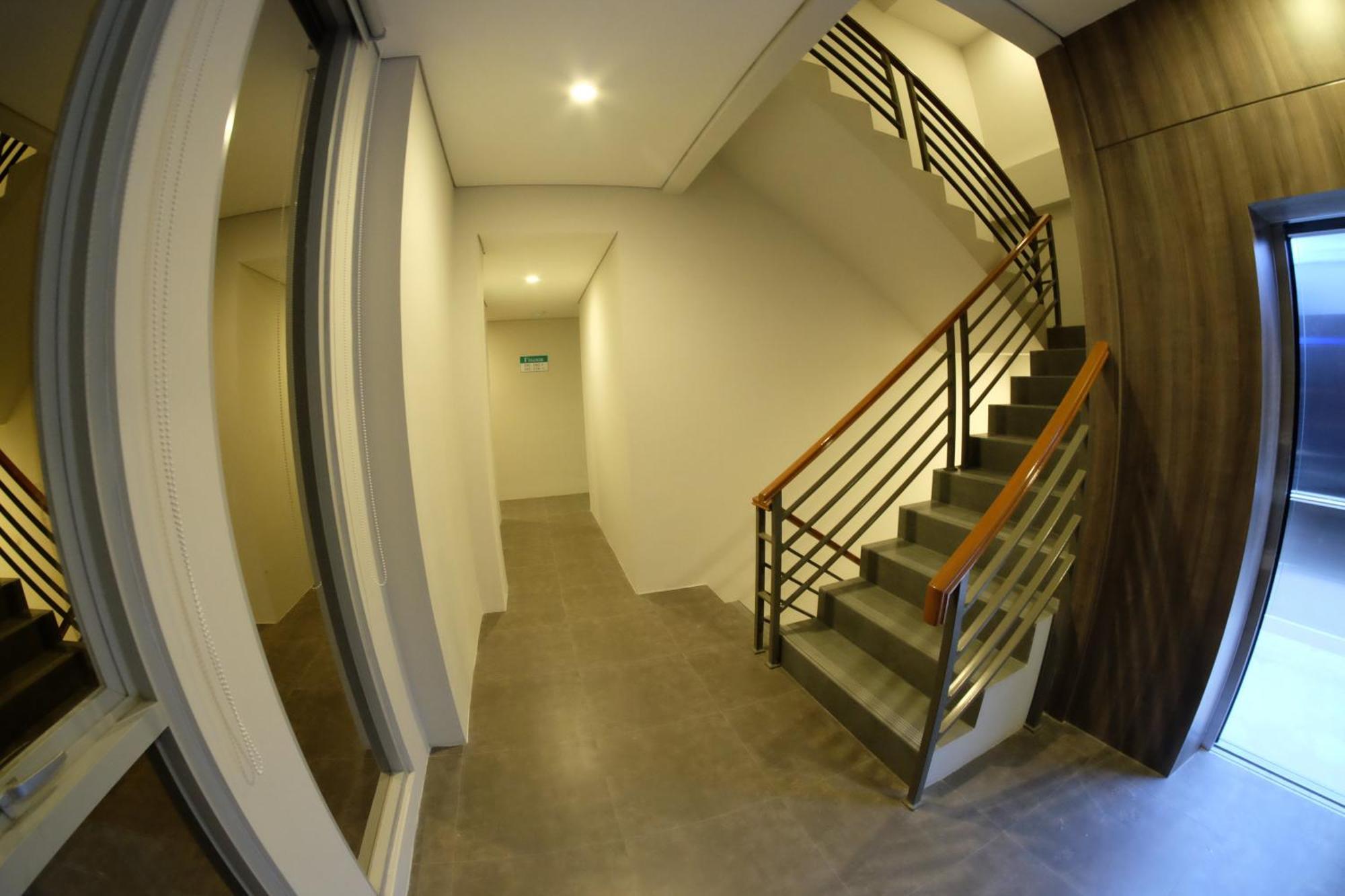 ג'קרטה U Stay Hotel Tebet מראה חיצוני תמונה